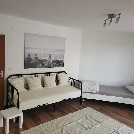 Central Studio Mit Balkon Apartamento