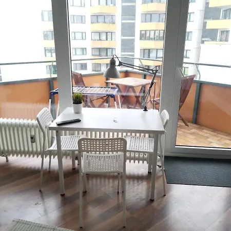 Central Studio Mit Balkon Apartamento *