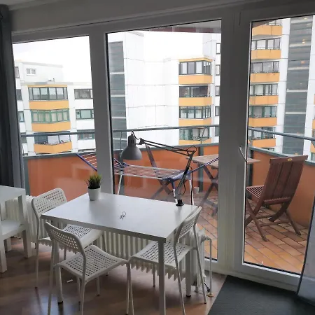 Central Studio Mit Balkon Apartment *