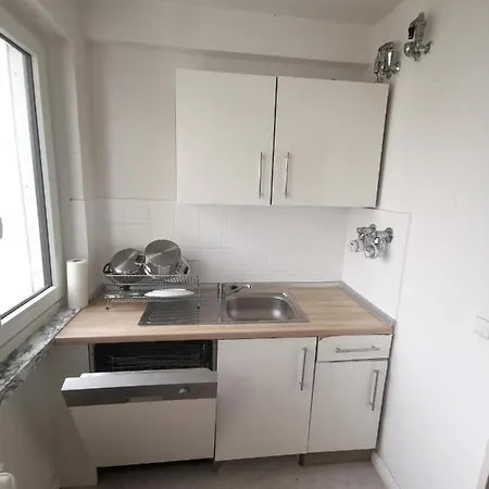 Central Studio Mit Balkon